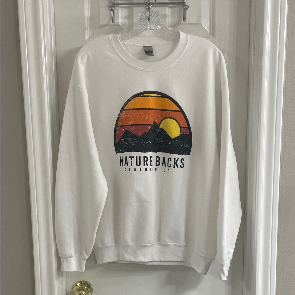 Nature Backs Clothing Co Graphic White Crewneck Sweatshirt Size M